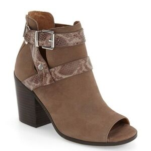ARTURO CHIANG Caraleigh Leather Peep Toe Snakeskin Strap Ankle Booties Size 8